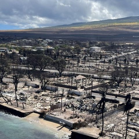 «Στα ίδια νερά που χάσαμε τους ανθρώπους μας, την επόμενη μέρα κολυμπούσαν τουρίστες»