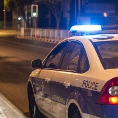 Χειροπέδες σε 20χρονο που είχε στην κατοχή του κάνναβη και χρηματικό ποσό-Εντοπίστηκε σε πλατεία της Λεμεσού