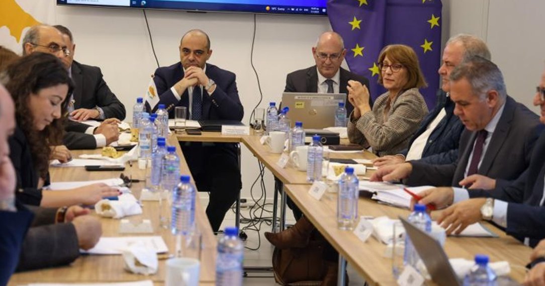 Συνάντηση ΟΕΒ και ΚΕΒΕ με τον υπουργό Εργασίας για την ΑΤΑ Συνάντηση ΟΕΒ και ΚΕΒΕ με τον υπουργό Εργασίας για την ΑΤΑ