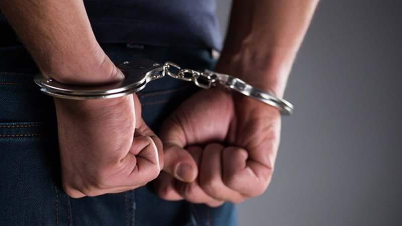 5e7ebde31e3c7_5e7eaa79156c4_arrest-2