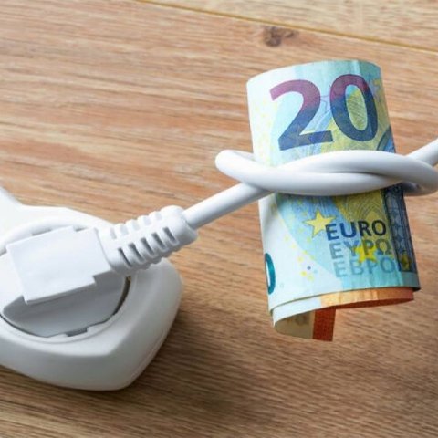 Έντονη αντίδραση συνδέσμου καταναλωτών για τις αυξήσεις στο ρεύμα-«Είναι εκτός πραγματικότητας»