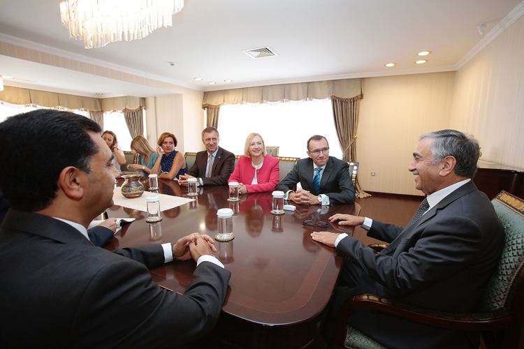6d4e6cd2-a130-4039-a6b1-af8d0227f285.jpg