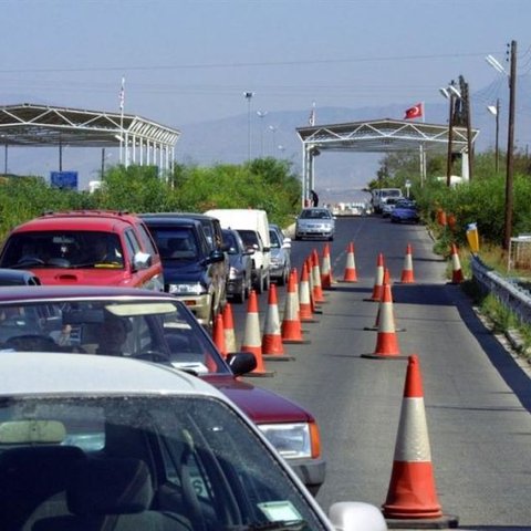 Πιάστηκε με μεγάλη ποσότητα καπνικών στο οδόφραγμα-Θα τα πουλούσε στο Ηνωμένο Βασίλειο