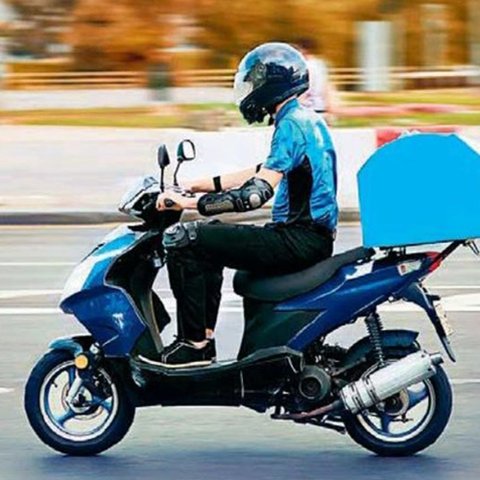 Ανήλικοι επιτέθηκαν σε ντελιβερά, τον ξυλοφόρτωσαν και τον τραυμάτισαν με μαχαίρι