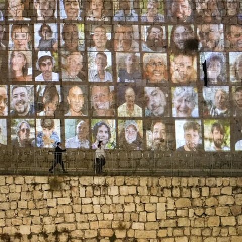 Haaretz: Στο πλαίσιο της συμφωνίας για τους ομήρους θα απελευθερωθούν 30 παιδιά, οκτώ μητέρες και 12 γυναίκες