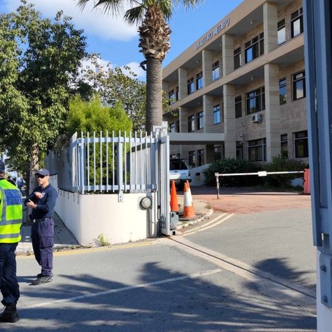Αναβολή στη δίκη των γονιών που φέρονται να κακοποιούσαν τα πέντε παιδιά τους-Απαντούν τον Ιούνιο στις κατηγορίες