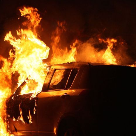 Στις φλόγες όχημα 64χρονου έξω από την οικία του στην Πάφο
