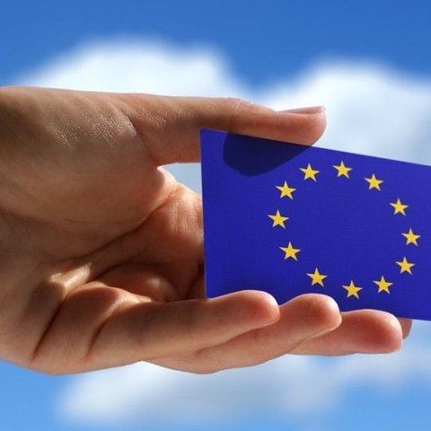 Ξεκινά η αποδοχή αιτήσεων για έκδοση μπλε κάρτας της ΕΕ-Όλες οι λεπτομέρειες