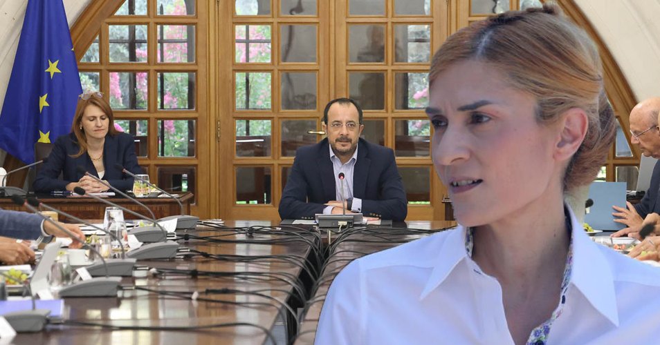 Έθεσε σε διαθεσιμότητα την Άννα Αριστοτέλους ο Πρόεδρος