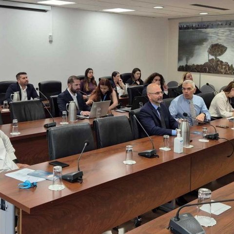 Υψηλοί τόνοι στην Επιτροπή Θεσμών για την συζήτηση για ΜΚΟ-«Ντροπή σας, έλεος κάθε φορά... Δική σας ντροπή»