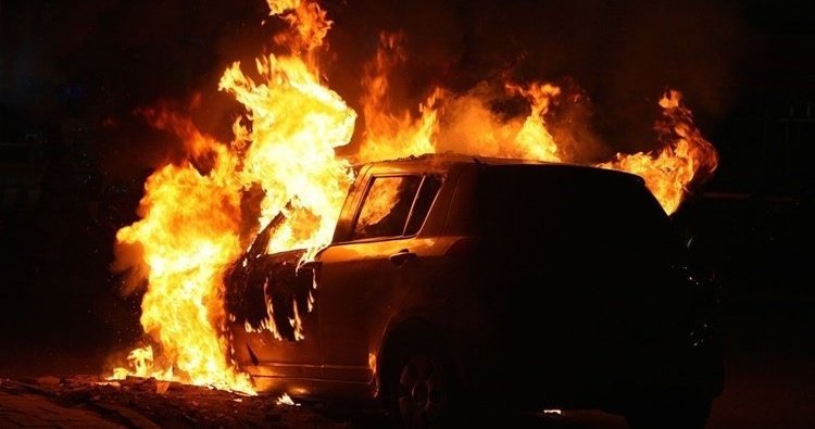 Έκρηξη βόμβας σε όχημα 21χρονου στη Λευκωσία