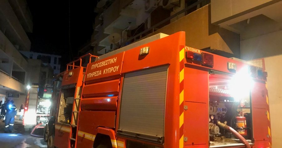 Πυρκαγιά από φούρνο μικροκυμάτων σε διαμέρισμα-Περαστικός διέσωσε ηλικιωμένη και οικιακή βοηθό