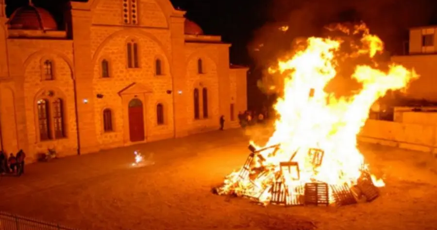 Αντιδρούν βουλευτές για το νομοσχέδιο για λαμπρατζιές-«Υπερβολικά αυστηρό και ανεφάρμοστο»