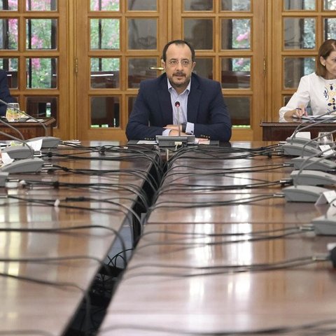 Η ανάληψη πολιτικής ευθύνης, η απαίτηση της αντιπολίτευσης για παραιτήσεις και ο ανασχηματισμός στα σκαριά