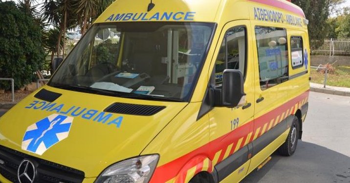 Στην εντατική 19χρονος μετά από τροχαίο στο Παραλίμνι-Όχημα συγκρούστηκε με τη μοτοσικλέτα του νεαρού