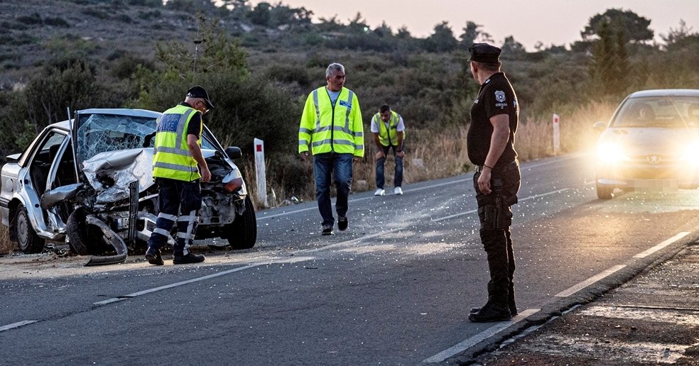 Τραγικός θάνατος για 78χρονη μετά από σφοδρή σύγκρουση τριών οχημάτων-Πληροφορία και για τέταρτο αυτοκίνητο