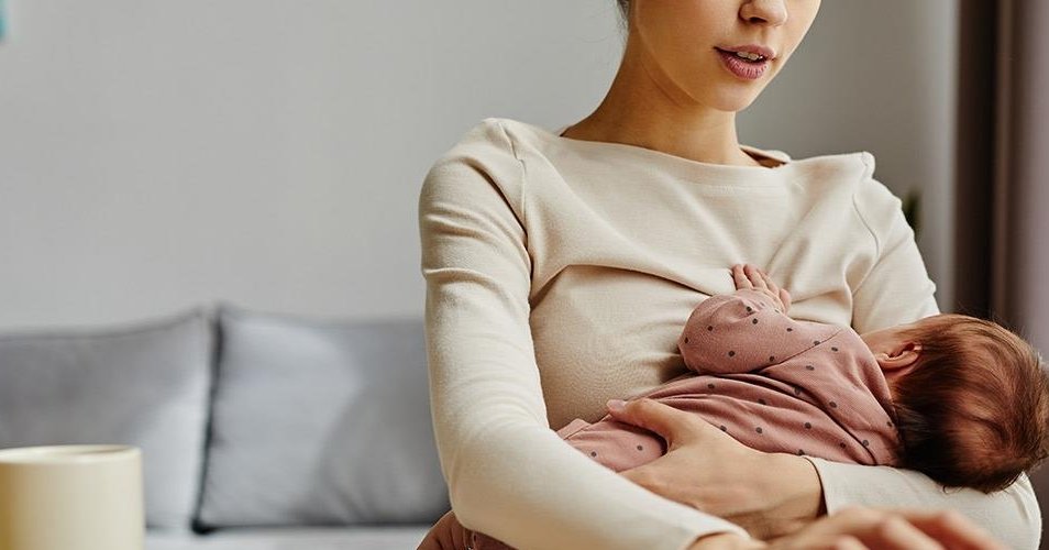 Νομοθετική ανάσα για τις εργαζόμενες μητέρες-Θετικά τα μηνύματα αλλά οι ανισότητες παραμένουν