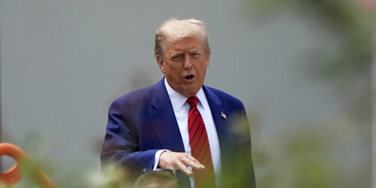 trump-se-prasinada.jpg