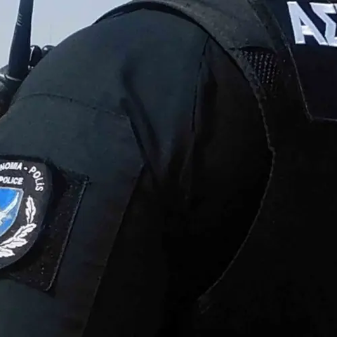 Άνδρας επιτέθηκε και τραυμάτισε αστυνομικό-Διέφυγε από τη σκηνή και εντοπίστηκε λίγη ώρα αργότερα