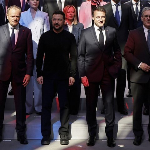 Ο Μακρόν ζήτησε τη διεξαγωγή άμεσων συνομιλιών μεταξύ Κιέβου και Μόσχας