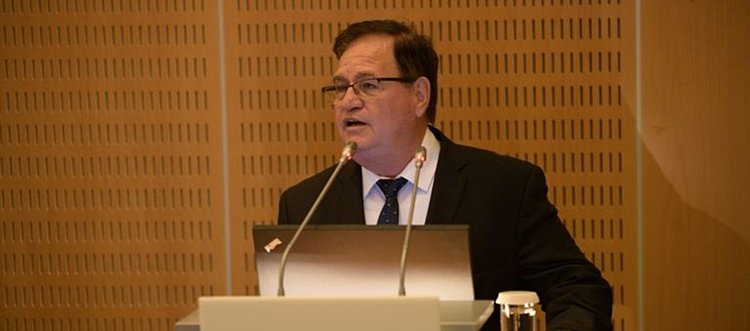Παραιτήθηκε ο Καπαρδής λόγω της υπόθεσης του προπονητή που κατηγορείται για σοβαρά ποινικά αδικήματα