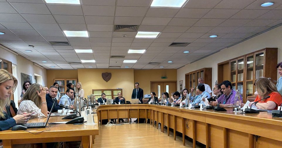 Τελεσίγραφο Βουλής στην Κυβέρνηση για θεσμικό πλαίσιο για τα παιδιά που νοσούν μέχρι τον Σεπτέμβριο