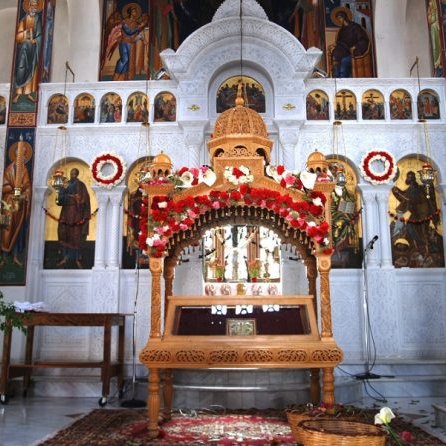 Συνεχίζεται η παράδοση με τη συνάντηση Επιταφίων στην Πάφο