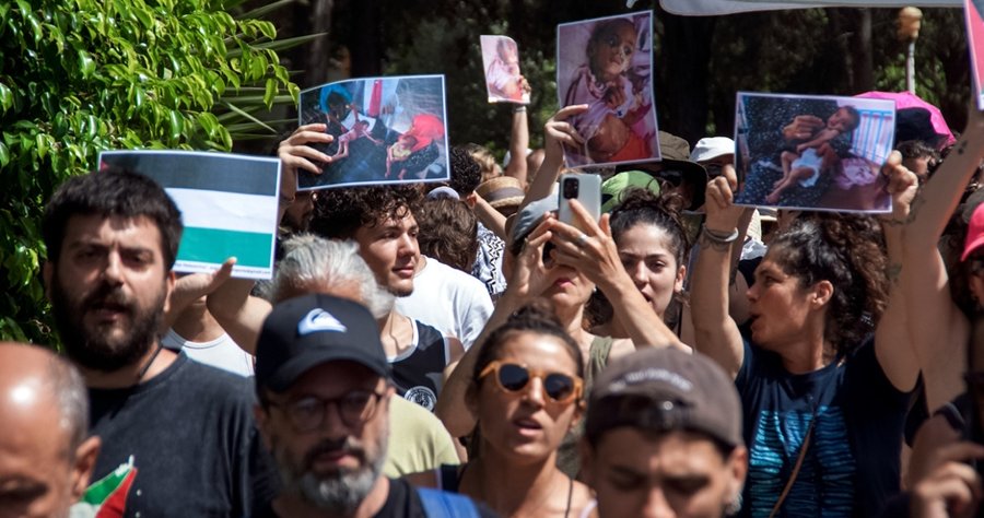 Πολίτες μαζεύτηκαν στο λιμάνι της Ρόδου για να διαμαρτυρηθούν για Ισραηλινούς τουρίστες-Οκτώ συλλήψεις