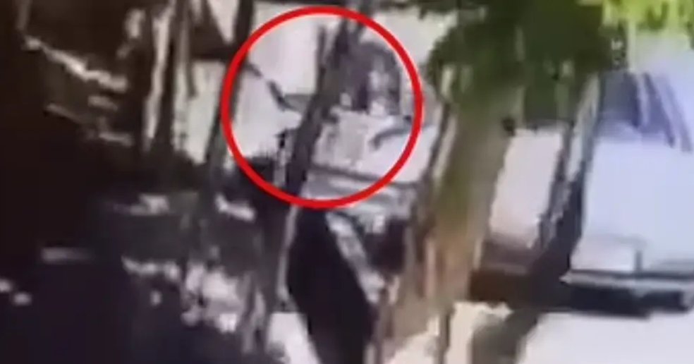 Πατέρας σκότωσε την 18χρονη κόρη του επειδή αποκάλυψε στη σύζυγό του ότι την απατά