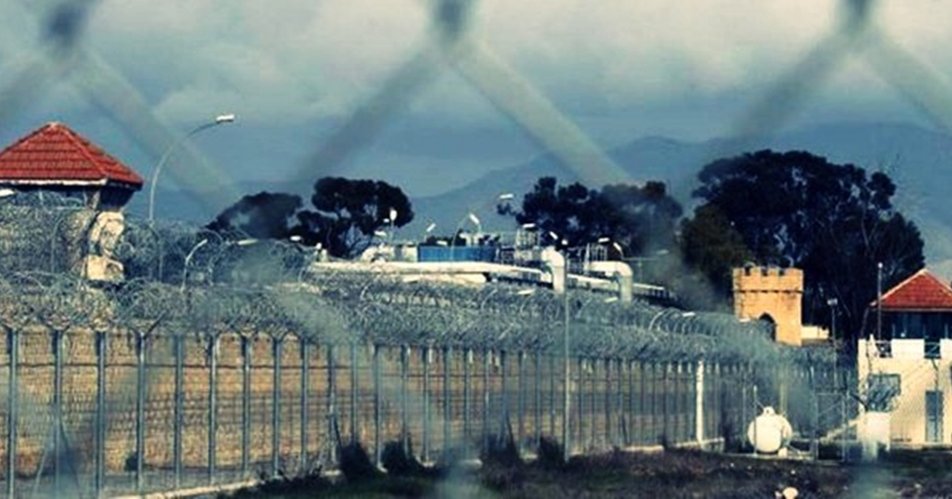 Ελεύθεροι και οι πέντε δεσμοφύλακες χωρίς να κατηγορηθούν-Δεν εξασφαλίστηκε μαρτυρία που να δικαιολογεί ανανέωση κράτησης