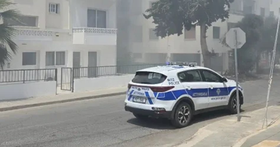 Φωτιά σε παλιά αντικείμενα σε ακατοίκητη πολυκατοικία στην Πάφο