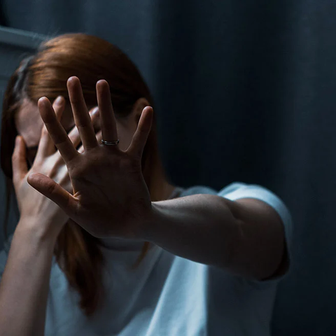 Άγριος ξυλοδαρμός Τουρκάλας από τον φυγόποινο επιχειρηματία σύζυγό της σε θαλαμηγό στη Μύκονο Άγριος ξυλοδαρμός Τουρκάλας από τον φυγόποινο επιχειρηματία σύζυγό της σε θαλαμηγό στη Μύκονο
