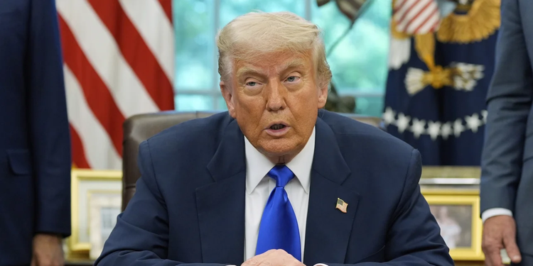 trump-anakoinoseis-apo-grafeio.jpg