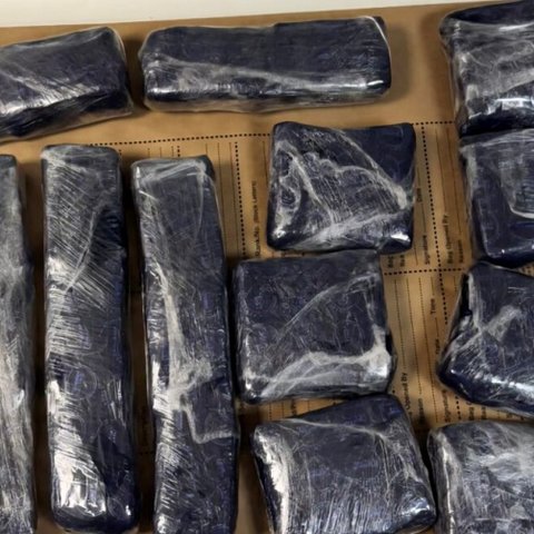 Νεαρή έφθασε στην Κύπρο με αποσκευές 8,5 κιλά κοκαΐνης-Συνελήφθη από τις Αρχές