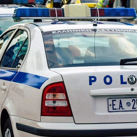 Άφαντοι οι γονείς που άφησαν το βρέφος στο μπαλκόνι-Έχει διαταχθεί η απομάκρυνσή του από την οικογένεια