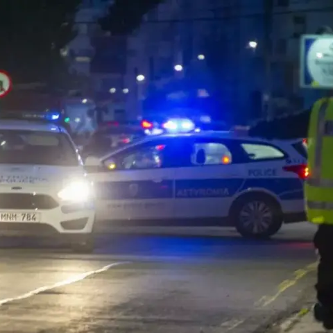 Πολίτης επιτέθηκε σε υπάλληλους υπεραγοράς-Στο νοσοκομείο ο ένας