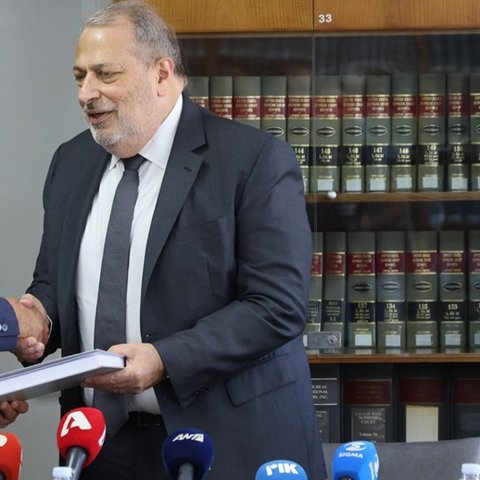 Ζητά πλήρη διερεύνηση του πορίσματος ΤΑΚΑΤΑ η ΕΔΕΚ-«Όσοι κατέχουν αξιώματα, δεν μπορούν να τη γλυτώνουν πίσω από υπηρεσιακούς»