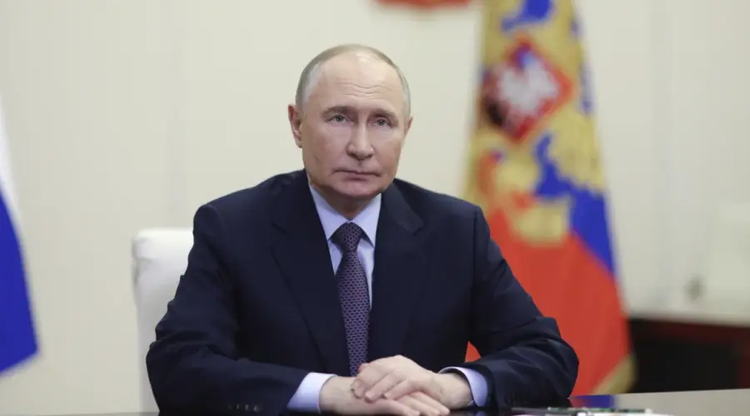 putin-stauromena-xeria.jpg