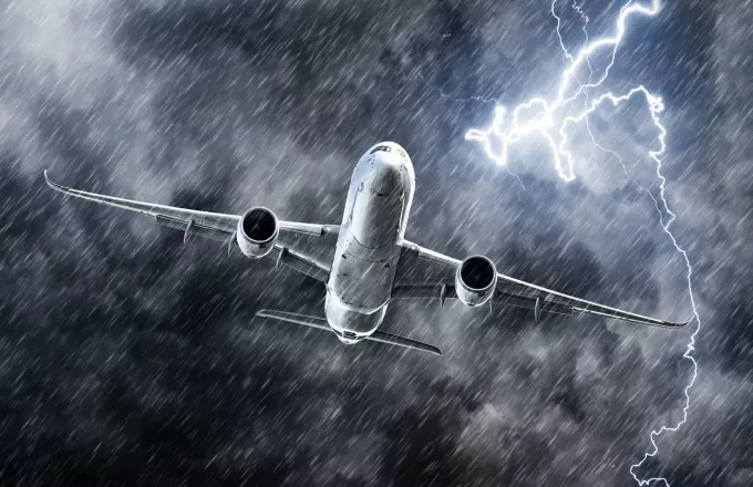 shutterstock-aeroplano-kataigida.jpg