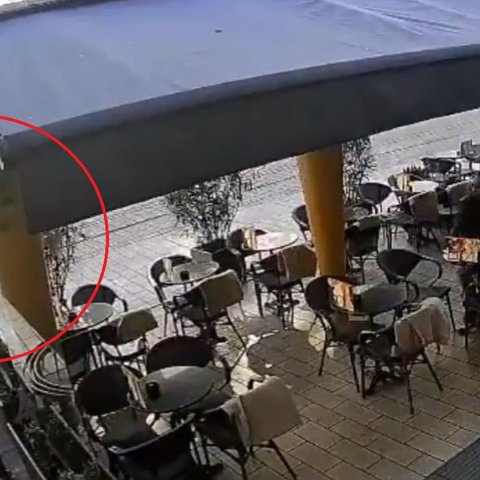 Βίντεο ντοκουμέντο με το όχημα «θανάτου» που έπεσε σε πλήθος στην Γερμανία-Έτρεχε με ιλιγγιώδη ταχύτητα Βίντεο ντοκουμέντο με το όχημα «θανάτου» που έπεσε σε πλήθος στην Γερμανία-Έτρεχε με ιλιγγιώδη ταχύτητα