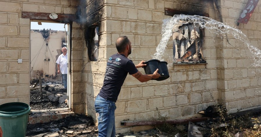 Συνεχίζεται το δράμα των πληγέντων-Τρίτη νύχτα σε χώρους προσωρινής φιλοξενίας Συνεχίζεται το δράμα των πληγέντων-Τρίτη νύχτα σε χώρους προσωρινής φιλοξενίας