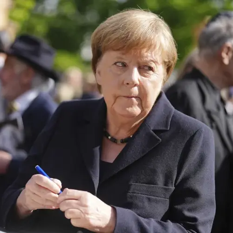 Προειδοποιεί η Μέρκελ για καταστροφή της Ευρώπης λόγω των πολιτικών στο μεταναστευτικό