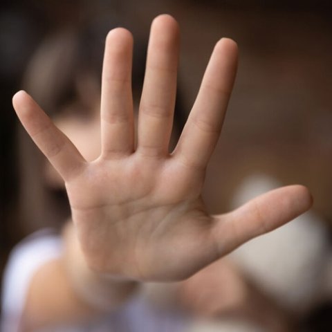 Πατέρας στη Ρόδο βίαζε την κόρη του για χρόνια-Τεστ DNA έδειξε πως το παιδί της είναι δικό του Πατέρας στη Ρόδο βίαζε την κόρη του για χρόνια-Τεστ DNA έδειξε πως το παιδί της είναι δικό του