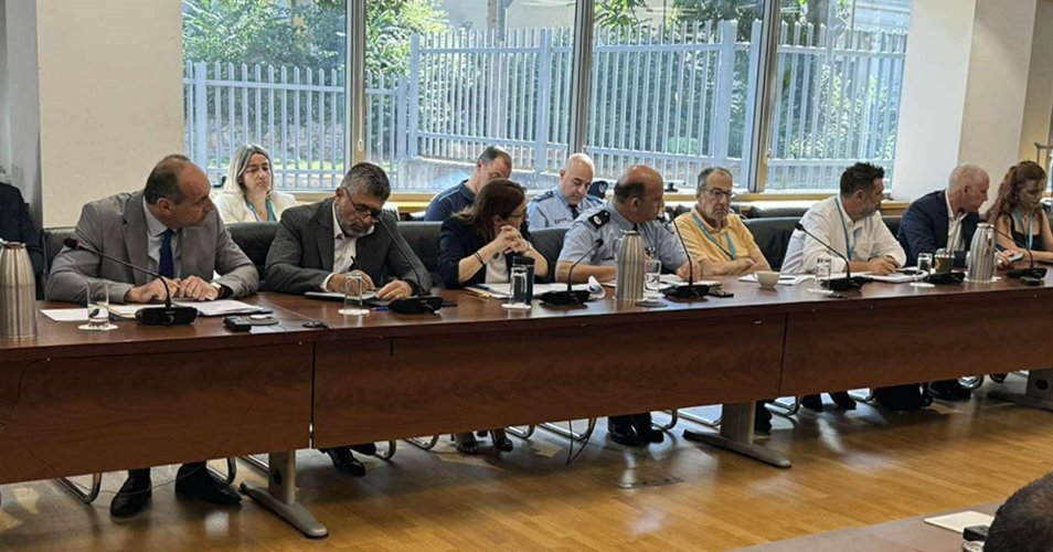 Κόκκινη στο νομοσχέδιο για τη βία στα γήπεδα-Κρίνουν ανίκανη την Αστυνομία να ανταποκριθεί βουλευτές και σωματεία