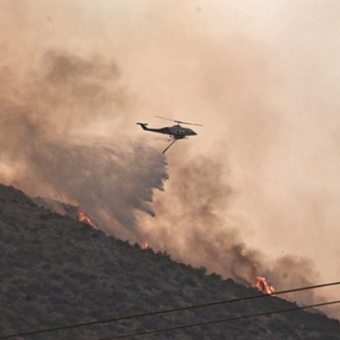 LIVE: Εφιαλτική νύχτα στη Νέα Αγχίαλο-Βελτιωμένη η εικόνα στα άλλα πύρινα μέτωπα