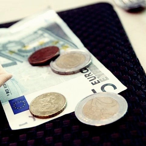 Εργοδότες χρησιμοποιούν τα tips για να καλύψουν τον συμφωνημένο μισθό-Οι καταγγελίες ενώπιον βουλευτών