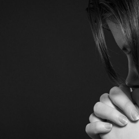 Στρεβλώσεις κρυμμένες στο μανδύα των κανονισμών γίνονται νομιμότητα και η αξιοπρέπεια τιμωρία