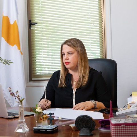 Τροποποίηση του περί ακίνητης ιδιοκτησίας νόμου για άρση διάκρισης φύλου ζητά η Λοττίδη