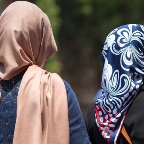 Αντίδραση καθηγητών σε παρουσία μαθήτριας με μαντήλα στα κατεχόμενα-Αρνήθηκαν να μπουν στην τάξη