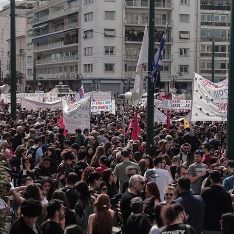 Σε απεργιακό κλοιό η Ελλάδα-Γενική κινητοποίηση ένα χρόνο από τα Τέμπη